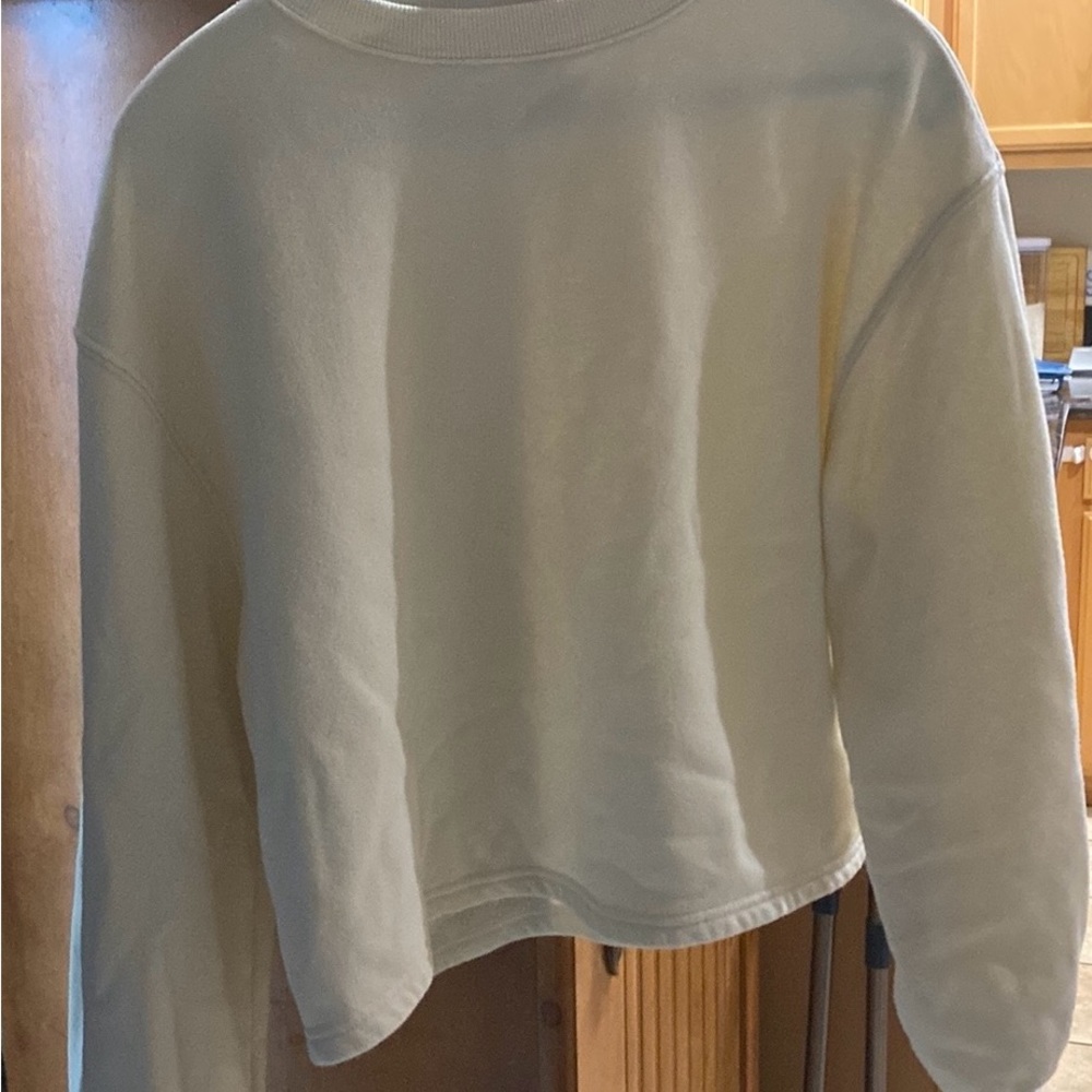 Women’s Off-white sweatshirt crop top